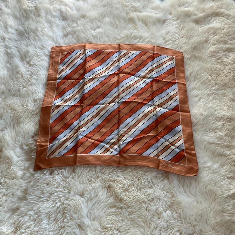 Vintage silk Liz Claiborne scarf medium square made in Japan - Picture 3 of 5